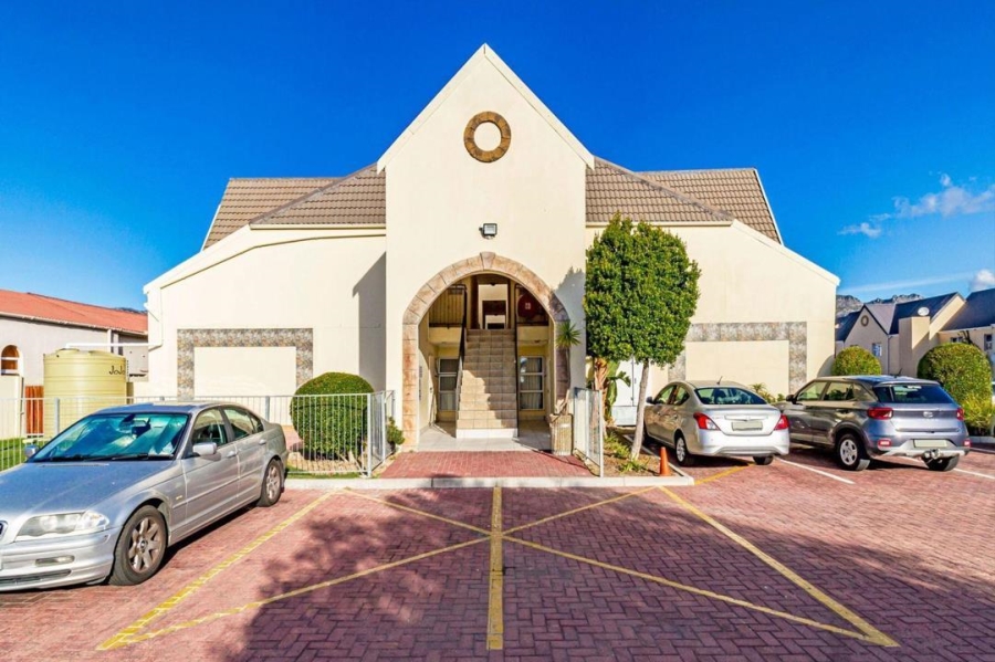 2 Bedroom Property for Sale in Gordons Bay Western Cape